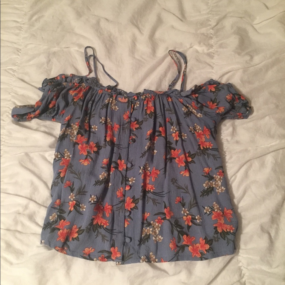Super cute American Eagle Cold shoulder blouse - Picture 1 of 1